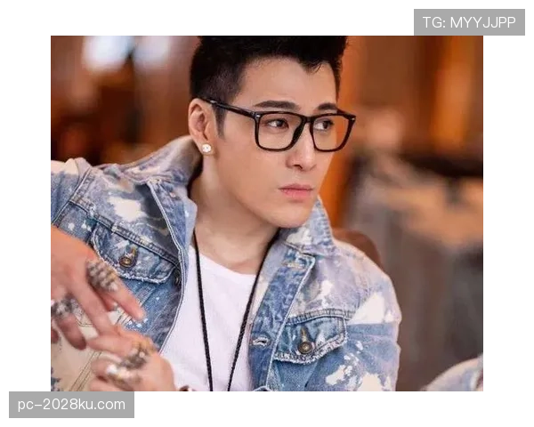 崔家溪这生活太疯狂了，哪有人一边喊苦一边穿得像准备领奖的明星？