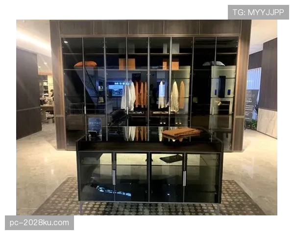 威少衣柜里塞满高定，训练完直接换三套出门